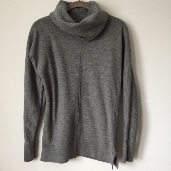 Tahari Sweaters - Tahari Grey Merino Wool Turtleneck